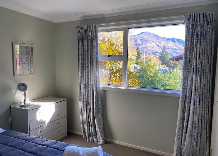 Amazing Aubrey, Walk To Bremner Bay * Wanaka