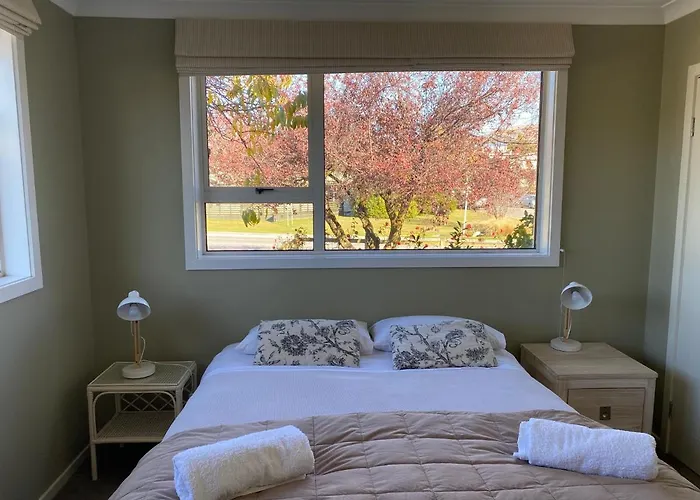Holiday home Amazing Aubrey, Walk To Bremner Bay Wanaka